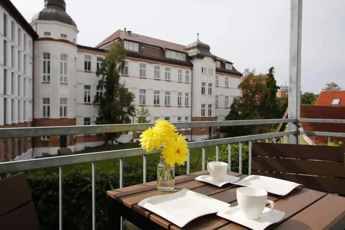 Ostseekrabbe - Ferienwohnungen Ruhig Zentral Rostock Exteriör bild